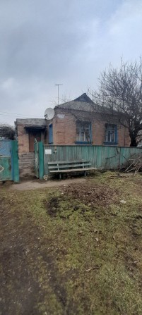 Продам будинок з господарськими будівлями - фото 1