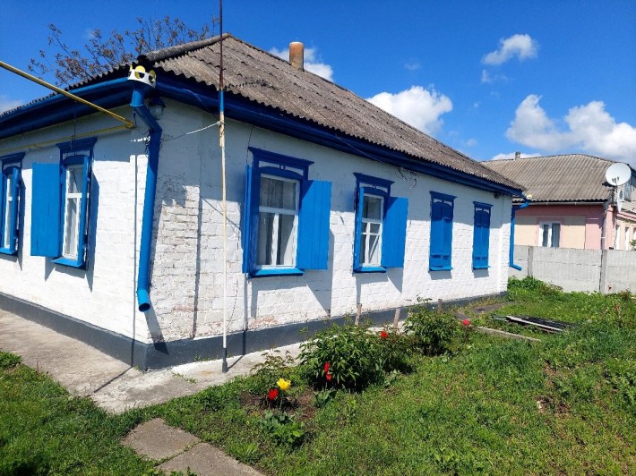 Продам будинок в центрі - фото 1