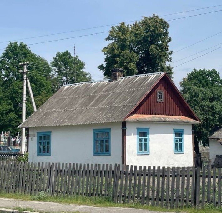 Продам  будинок у Володимирці..Проведена вода.В хаті ванна,туалет. - фото 1