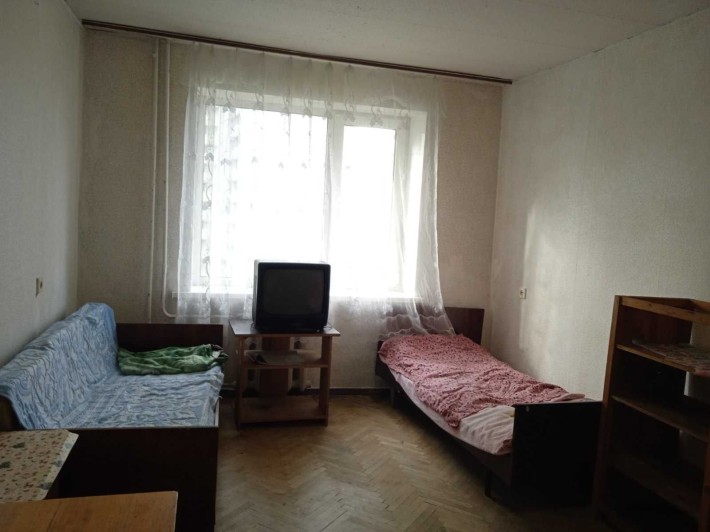 БЕЗ КОМІСІЇ продається велика кімната в комунальній кв. ЖИТЛОВА 18 м2 - фото 1