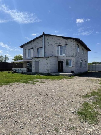 Продам дом 2этажа.330м.кв. - фото 1