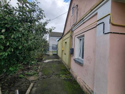 Продаж частини будинку  м Луцьк  35,000 S Луцк