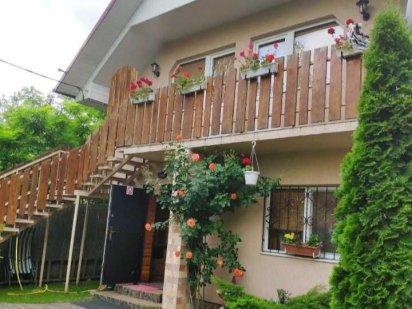 Здається будинок, в с.Дийда,,.біля озера Дыйда