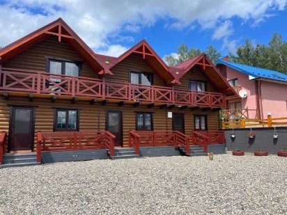 Котеджі "Тризуб "з теплим басейном.Микуличин Микуличин