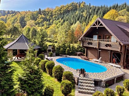 Здається котедж з басейном в Мигово ( баня ,чан ) Мигово