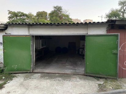 Продам  каменный  гараж на 4й Фонтана