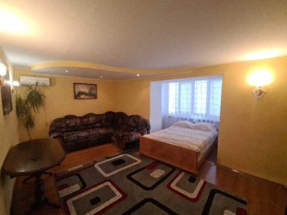 Подобово  1 кім квартира поруч з басейнами Берегове