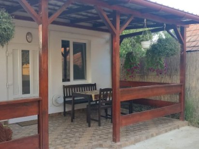 Здаються подобово апартаменти біля термальних басейнів. Берегово