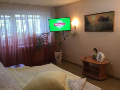 Сдам посуточно теплая  и уютная 1 ком.квартира 2+1 спальн. мест Каменское