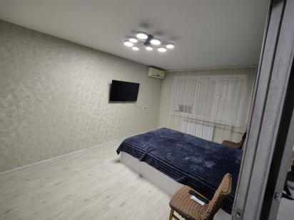 Подобово квартира Лозова