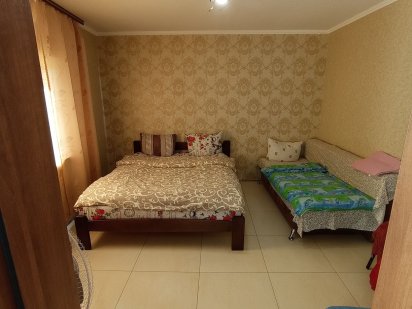 Квартира подобово та погодинно  з ремонтом в центрі Звягель