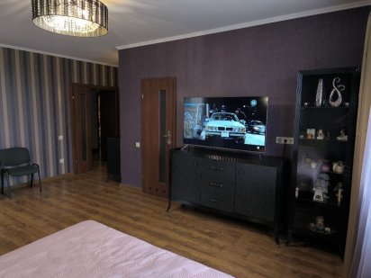 ЛЮКС . .Недалеко від центру. Біля медичного університету ім. Вінниця