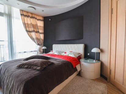 Мост сити. - Сдам 2 кв в Центре. Набережная. Посуточно. Дніпро