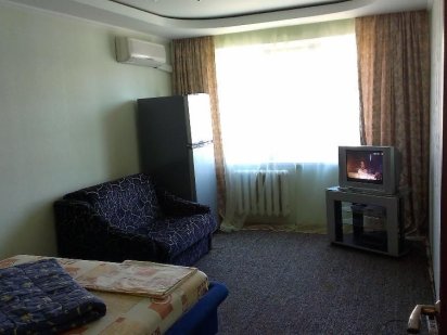 Однокомнатная квартира, ночь /неделя,низкий этаж, рядом метро. Киев