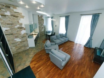 4к Майдан, Крещатик, Музейний провулок 8Б Київ