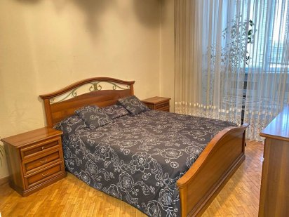 Посуточно Шикарная , 3 - ком.  (военный госпиталь ) Днепр
