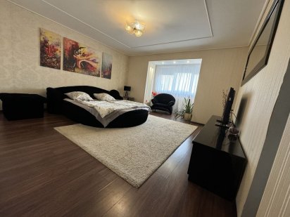 Центр Видовая круглая кровать  1 комн Дніпро