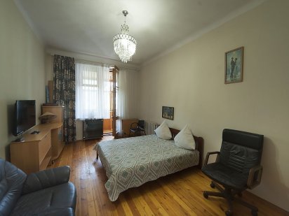 2к квартира посуточно Александровский район, военный госпи