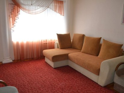 Почасово посуточно квартира центр госпиталь 2й этаж