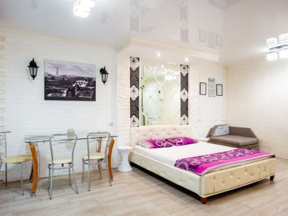 1 кв АВТОВОКЗАЛ з ДЖАКУЗИ на ДВОХ, к-р Юність, спорткомплекс  Заря