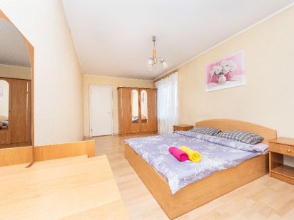 3к.Посуточно,Почасово.метро Левобережная рядом Київ