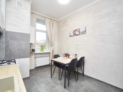 2 раздельные спальни. Дерибасовская. Р-н Амстердам. Балкон. Хозяйка