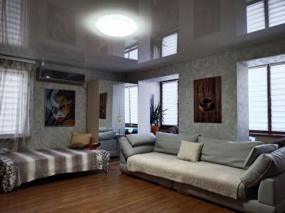 Район 9 больницы .Правый берег.Люкс трёхкомнатной ,посуточ