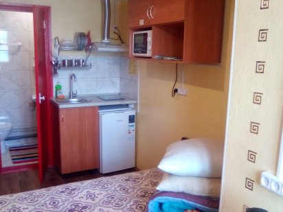 Посуточно Небольшая студия, 3-я Слободская, 49, 2 кровати  2/9 докуме Миколаїв