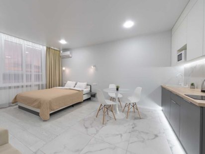 Завжди є світло! Затишна студія з панорамним видом на місто. Київ