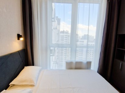 ВІЛЬНА! Подобова оренда м Харьківская, Ревудського 40Б, видова,Позняки Київ