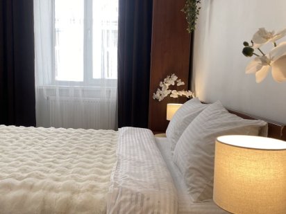 Світло 24/7 ПЛОЩА РИНОК погодинно подобово потижнево Львов