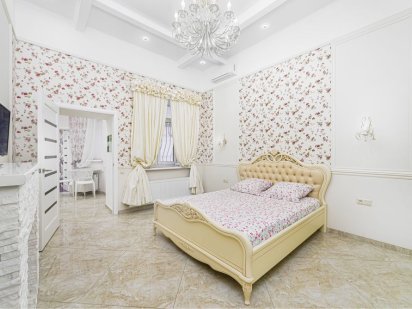 Посуточно и ПОЧАСОВО Дерибасовская  ДОКУМЕНТЫ СВОЯ 1к кварт Центр Одесса