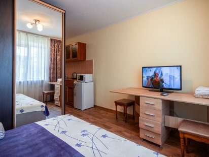 1-ком) пр. Гагарина 76. АТБ, стоянка, госпиталь Дніпро