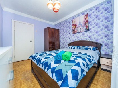 Подобово, посуточно, 3 к,своя,метро Лівобережна Киев