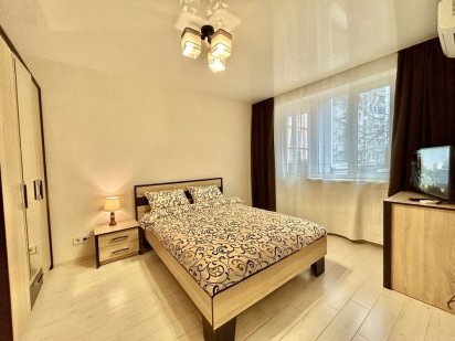 (7)Квартира посуточно подобово Госпіталь Культури 5 проспект Науки Харьков