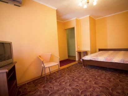 Уютная квартира посуточно, почасово на Титова 16 - правый берег Днепр