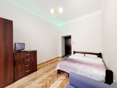 Подобово 1-кімн., центр (15хв), вокзал (10хв). Вул. Сембратовичів. Львів