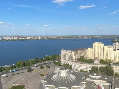 Мост сити. 2 кв с видом на реку. Посуточно Днепр
