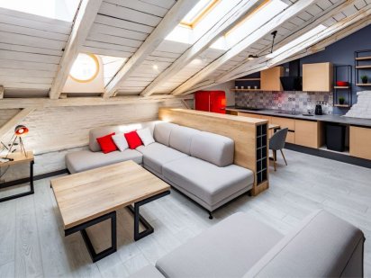 Оренда квартири подобово Romari Львів на площі Ринок 29 Львов