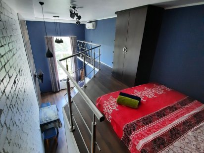 Посуточно своя 2+2 двухуровневая кв СмартТВ БЕЗОПАСНО Центр 25мин доки Харків