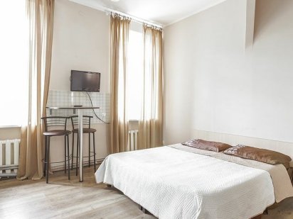 На 15:00 ещё свободна. Заселю прямо сейчас в центре Одеса