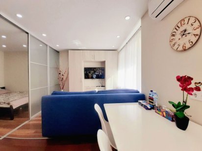 СВЕТ есть, ГАЗ! NEW! Smart TV,  квартира, Никольский!  центр посуточно Харків