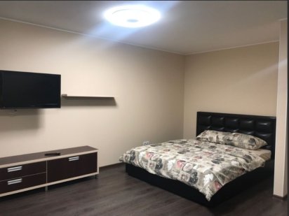 Около метро, проспект Науки, посуточно квартира, новый ремонт Харьков