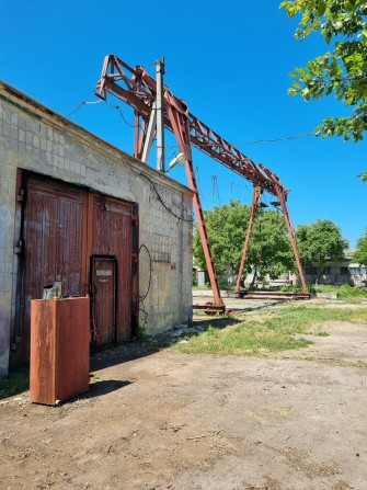 Продам виробниче приміщення гараж територія з козловим краном - фото 1