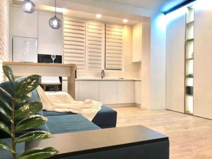 Сдам посуточно 2к кв. возле ТРЦ Никольский Харьков