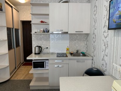 Квартира біля метро Захисників України Харьков