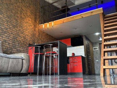 Сдаю 2эт.кв.в стиле ЛОФТ посуточно и почасово. М.Холодная гора. Класс Харьков