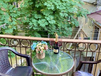 Двухкомнатная квартира в   центре по цене однокомнатной Одесса