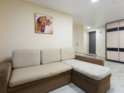 Сдаю почасово посуточно 2-к квартиру ул.Деревянко 52 возле "Троянды" Харьков