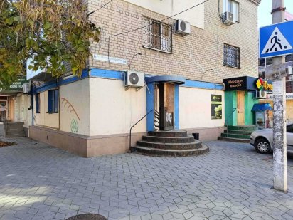 Продам фасадное помещение 92 м.кв угол Потёмкинской и Ярослава Мурого. Херсон